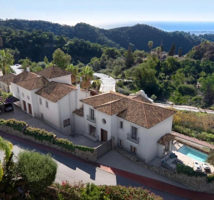 2 - venta villa istan andalucía españa