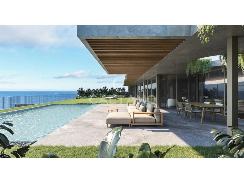 4 bedroom sea view house with swimming pool