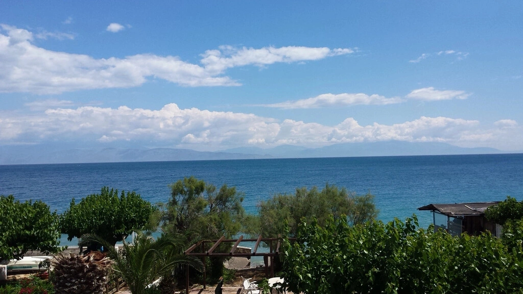 1 - venta casa frente al mar krathio grecia occidental grecia