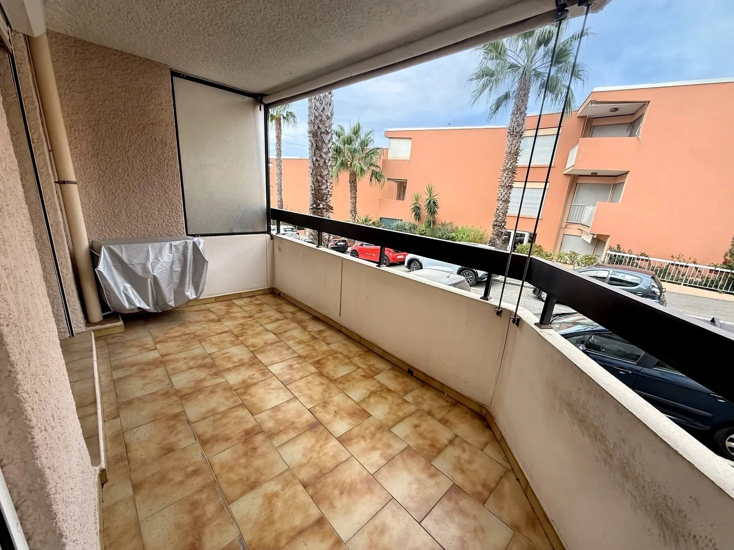 2 - sea view apartment for sale in sainte-maxime var france