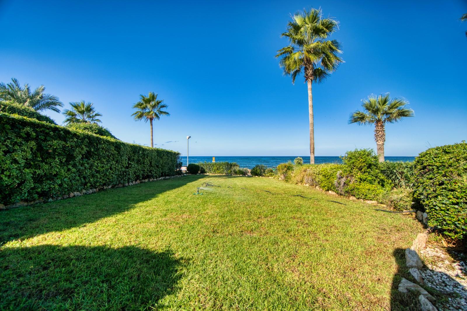 2 - venta casa frente al mar chloraka pafos chipre