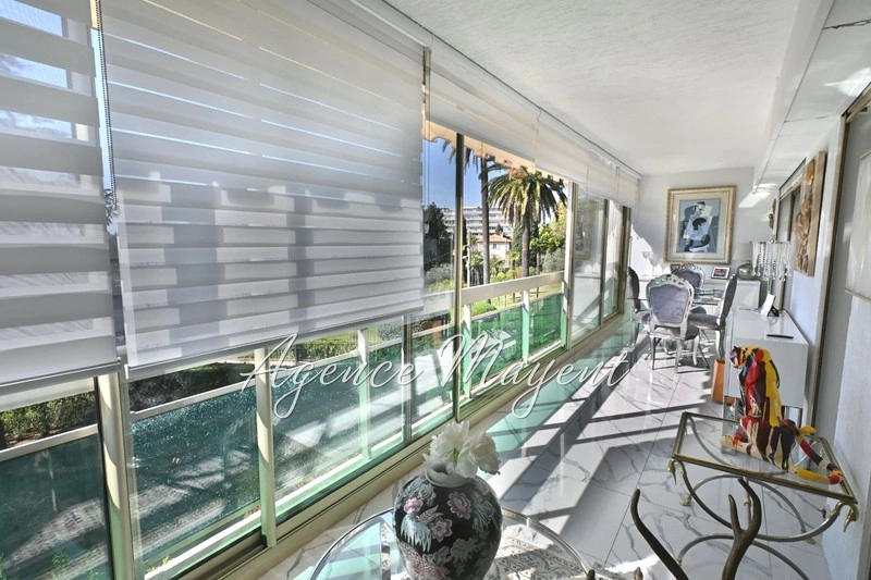 Apartamento vista al mar con terraza