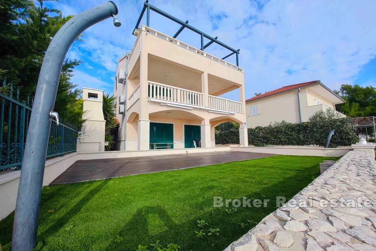 2 - venta casa vista al mar rogoznica šibenik-knin croacia