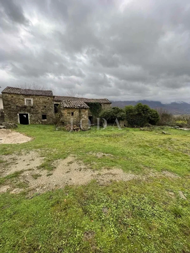2 - venda casa kršan istria croácia