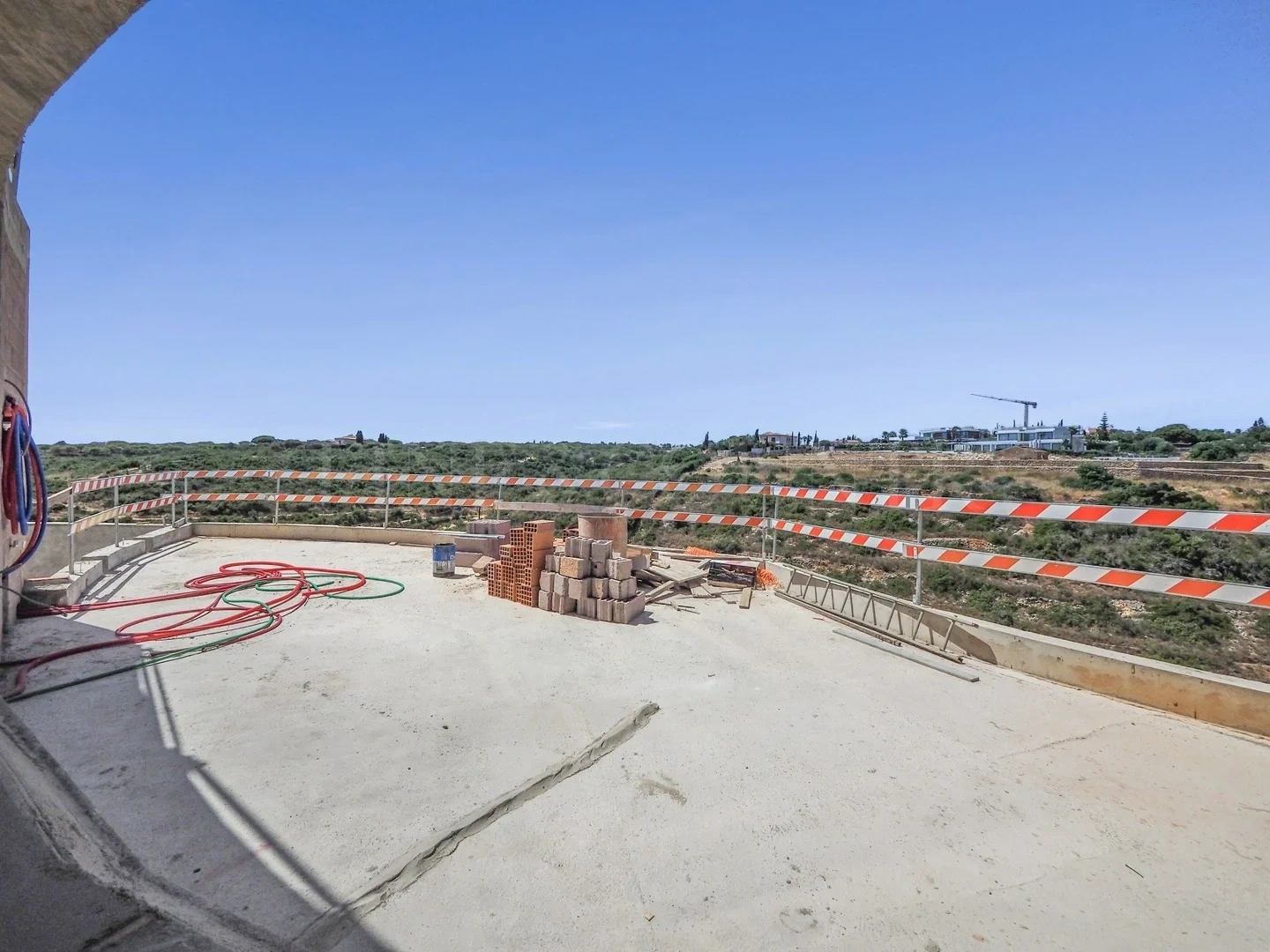 2 - villa for sale in carvoeiro algarve portugal