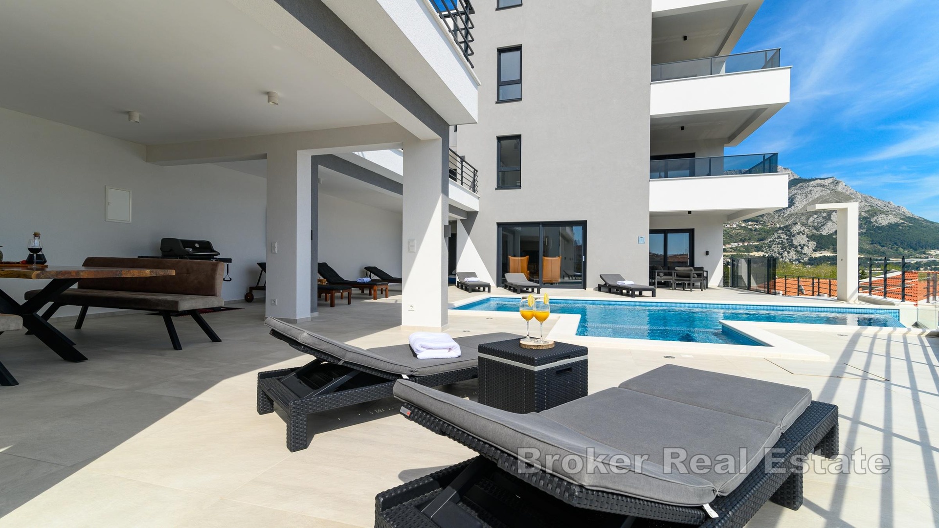 2 - venta casa vista al mar omiš split-dalmacia croacia