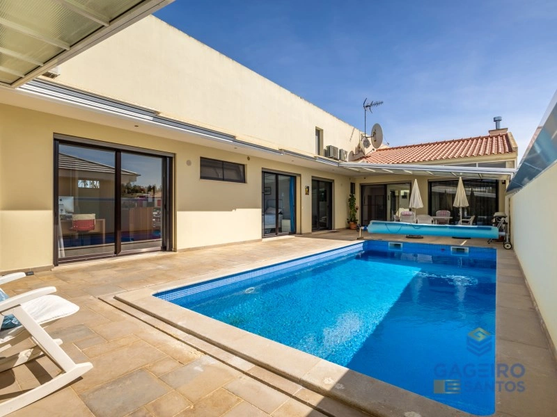 2 - house for sale in são martinho do porto centro region portugal
