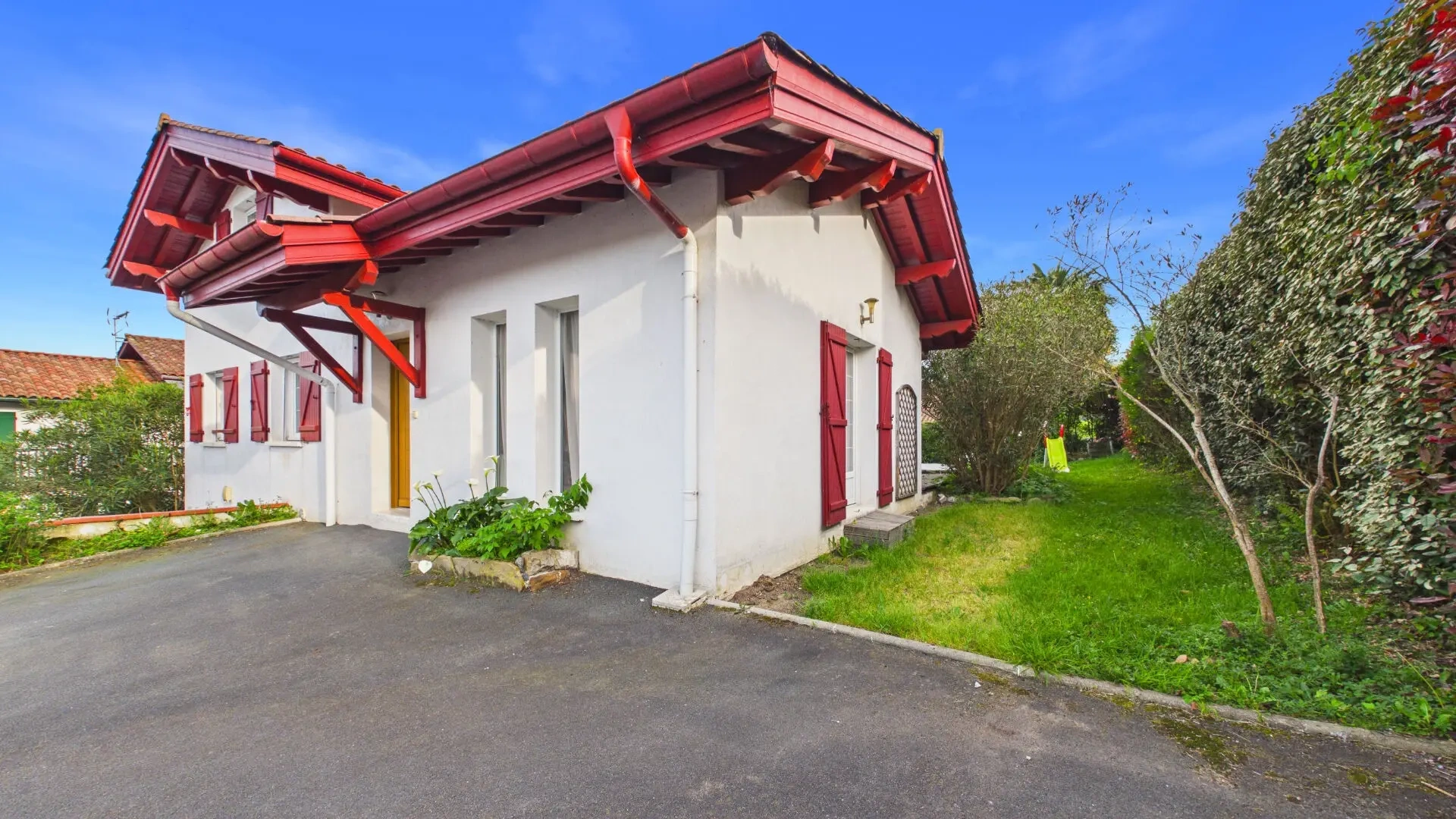 2 - house for sale in larressore pyrénées-atlantiques - côte basque france