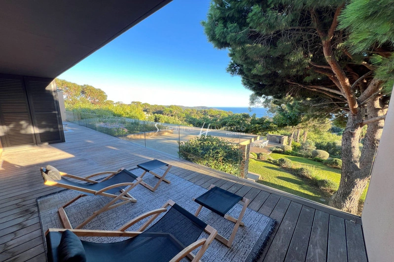 2 - sea view estate for sale in la croix-valmer var france