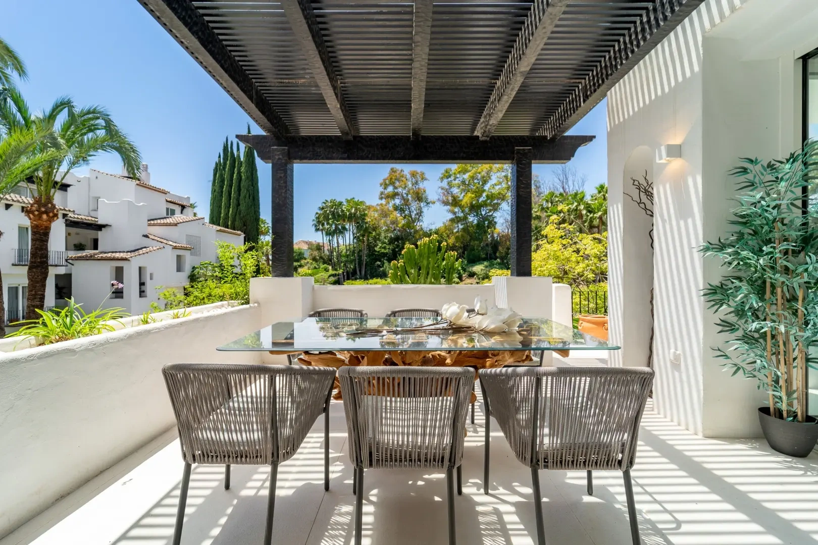 1 - verkauf wohnung direkt am wasser marbella - costa del sol andalusien spanien