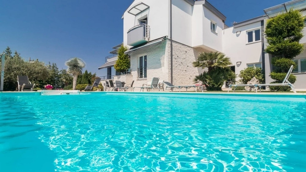 2 - venda villa vista de mar pula istria croácia