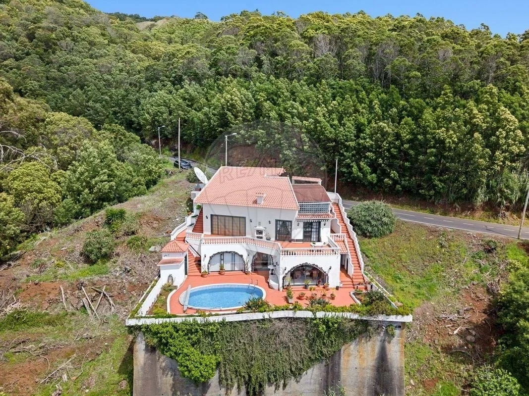 1 - verkoop huis santa cruz madeira portugal