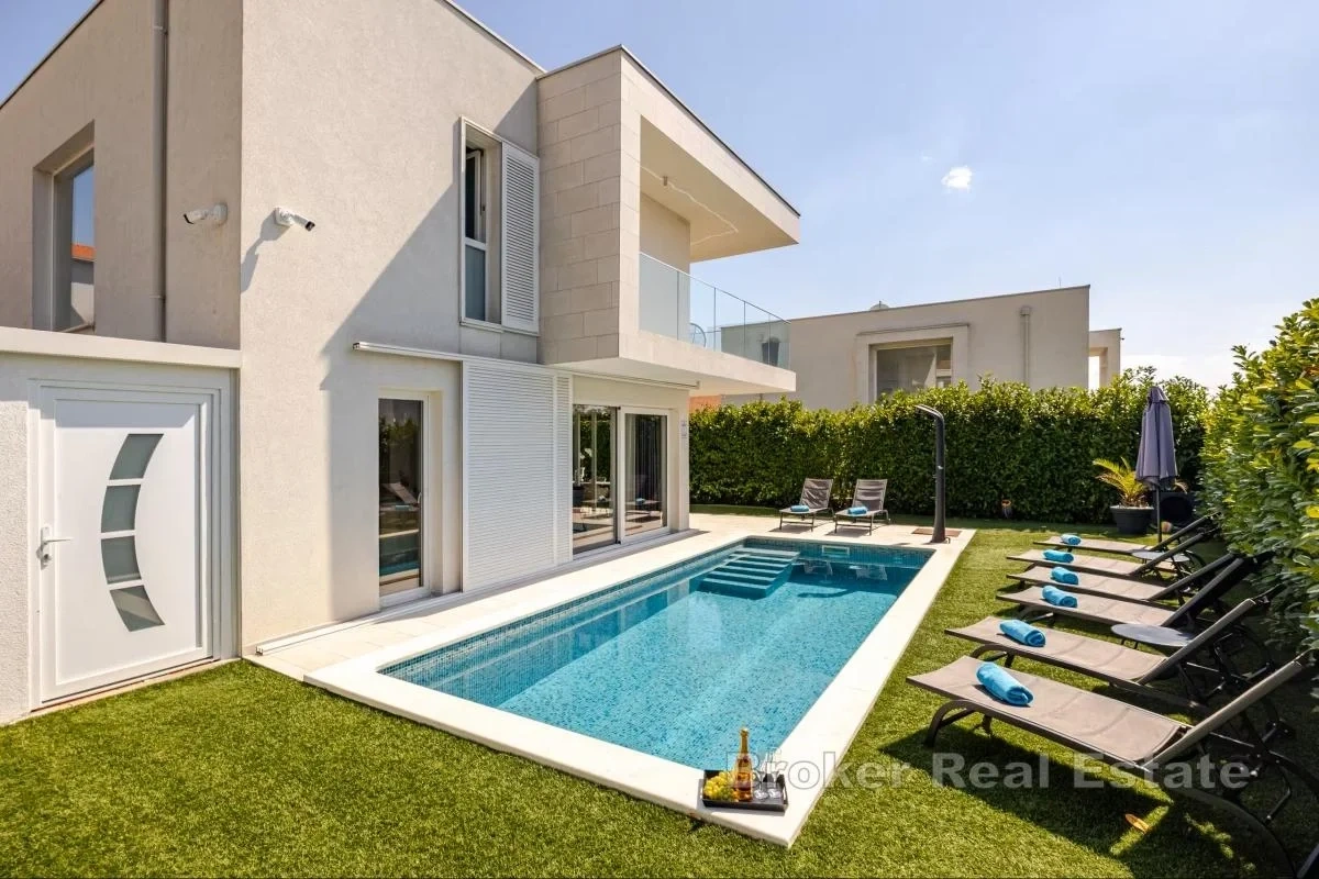 1 - venta casa vista al mar kaštela split-dalmacia croacia
