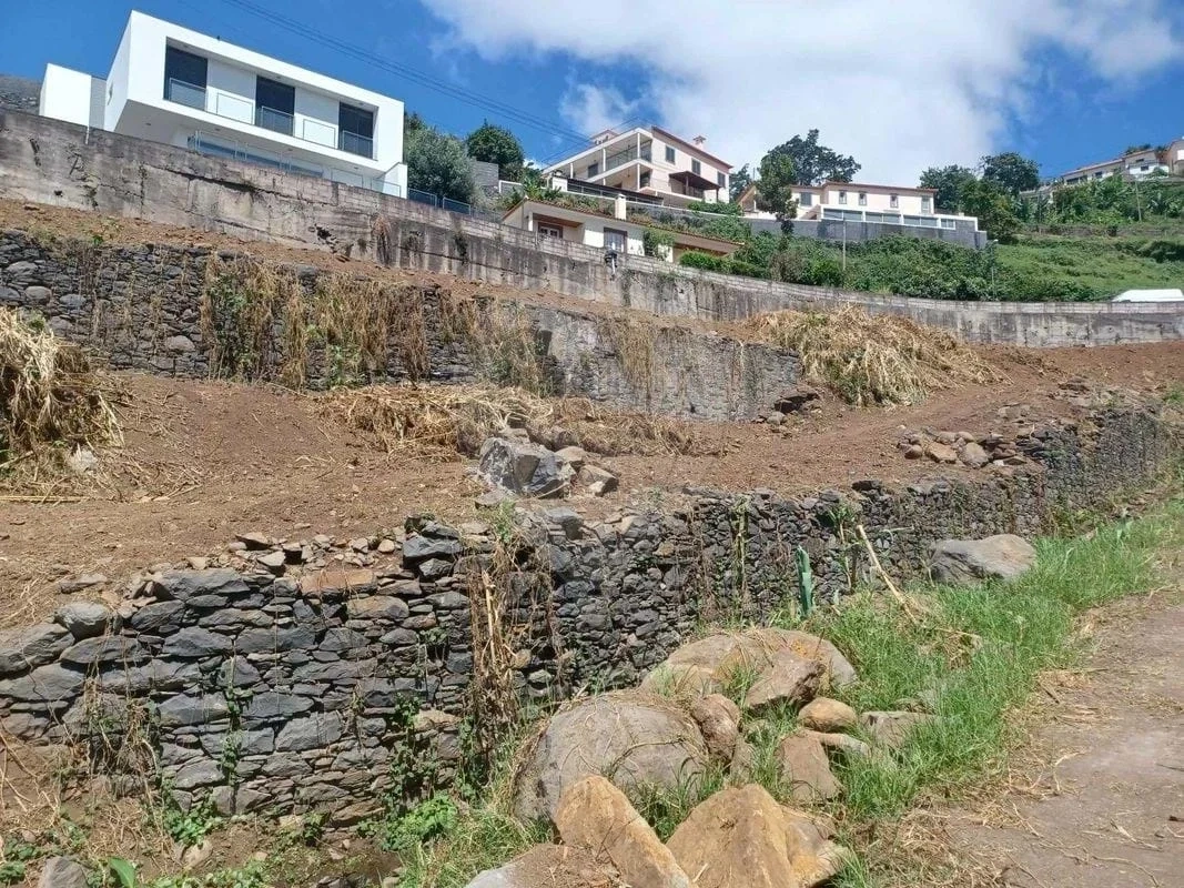 2 - verkoop terrein funchal madeira portugal