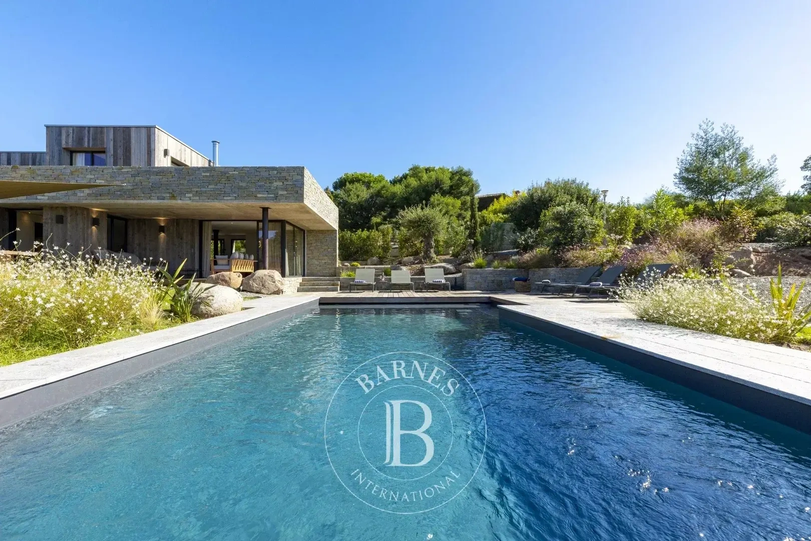2 - beach walk villa for vacation rentals in sainte-lucie-de-porto-vecchio corsica (south) france
