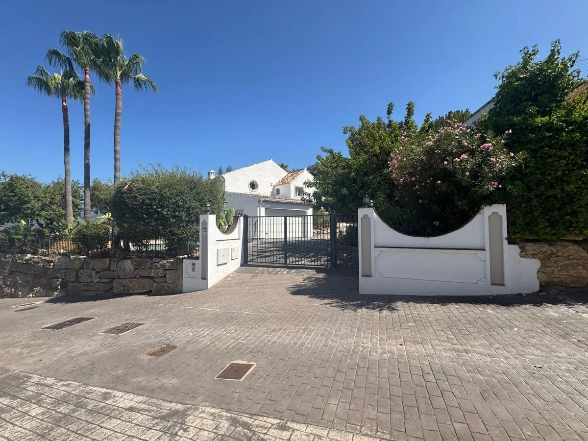 2 - venta casa istan andalucía españa