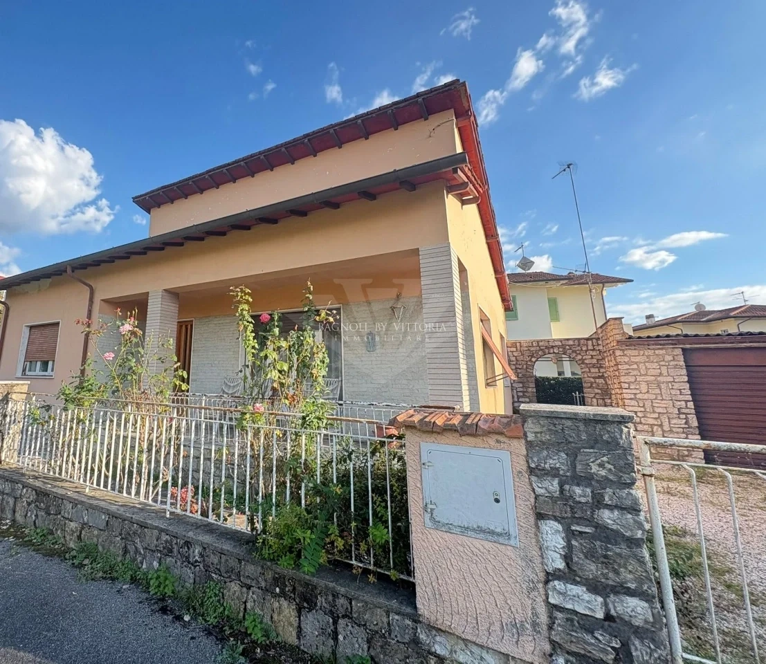 1 - house for sale in pietrasanta tuscany italy