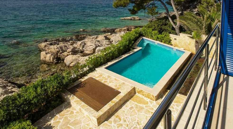 1 - vente villa pieds dans l'eau brač split-dalmatie croatie