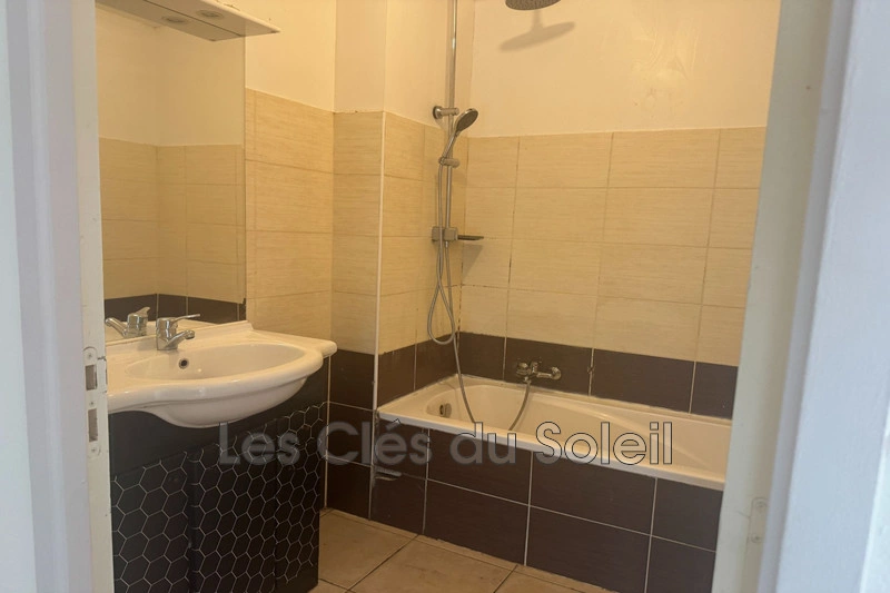 2 - venta casa cuers var francia