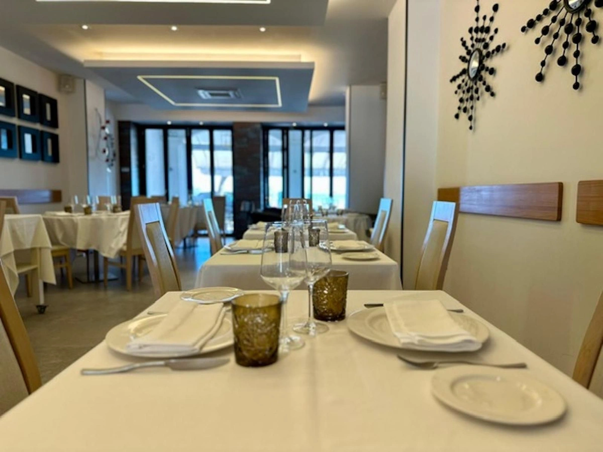 2 - venda espaço comercial frente ao mar estepona - costa del sol andaluzia espanha