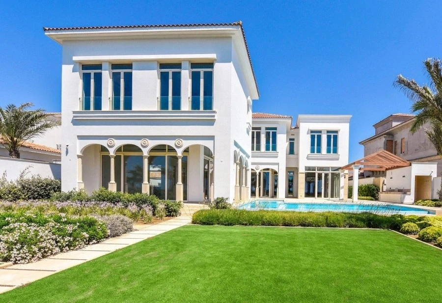 2 - vente villa pieds dans l'eau larnaca larnaca chypre