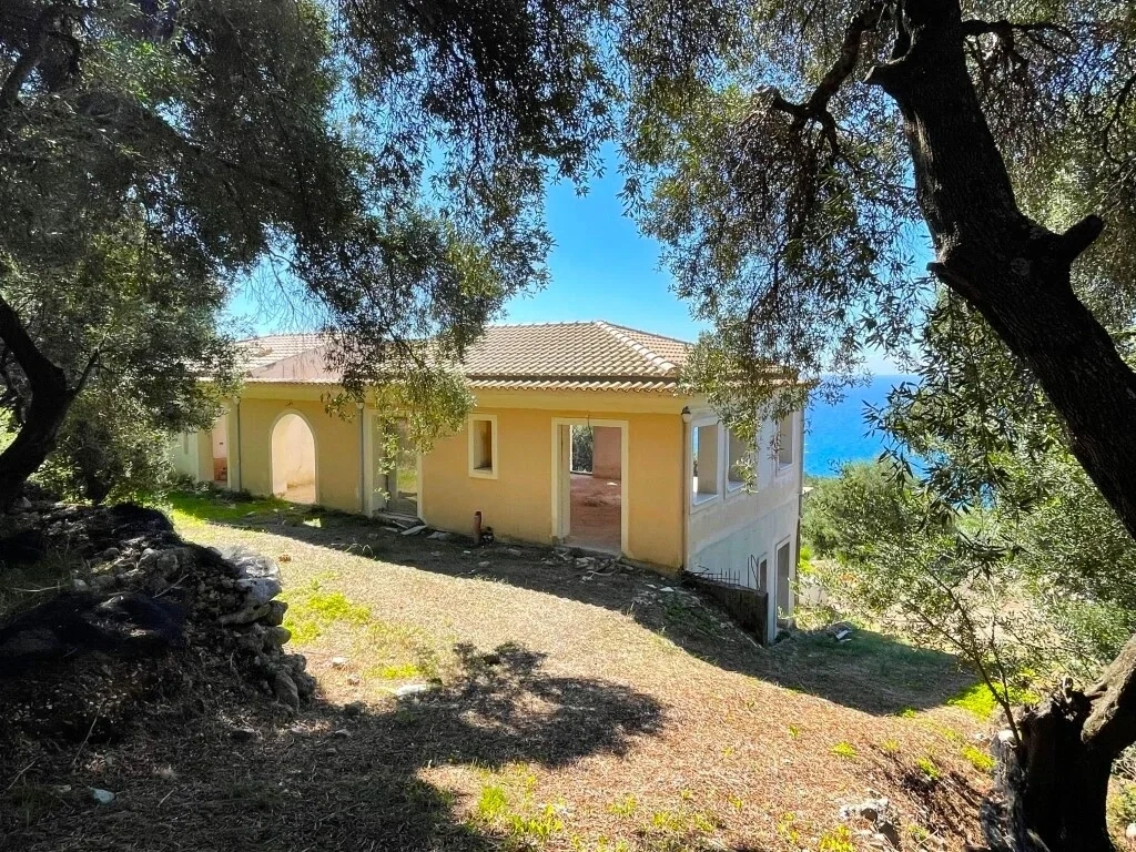 2 - vente maison vue mer mesongí îles ioniennes grèce