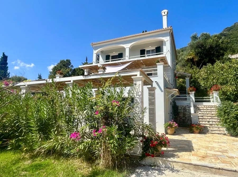 1 - vente villa pieds dans l'eau agios markos îles ioniennes grèce
