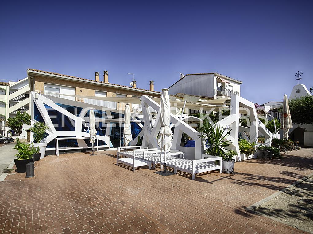 1 - продажа здание empuriabrava - costa brava каталония испания