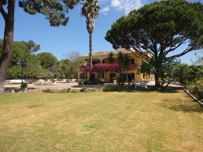 1 - house for sale in quarteira algarve portugal