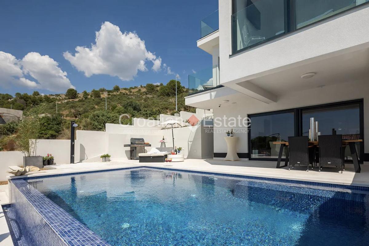 1 - venda casa a praia ao pé rogoznica sibenik croácia
