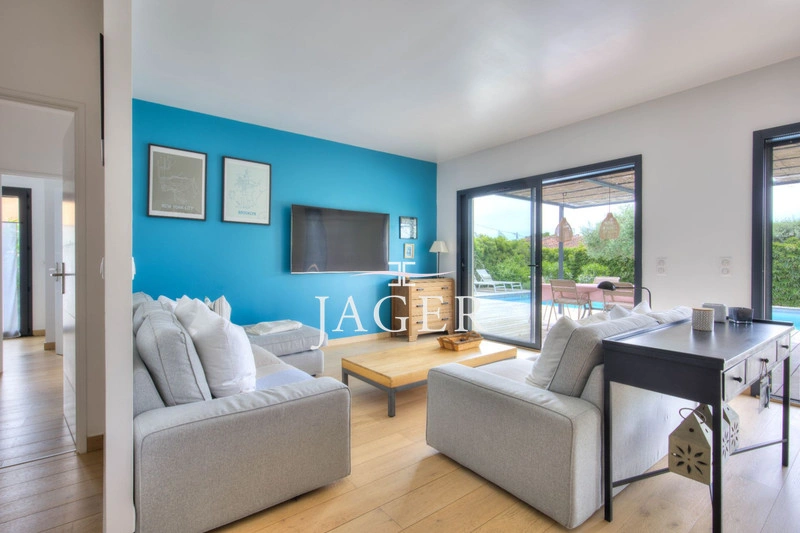2 - house for sale in grimaud var france