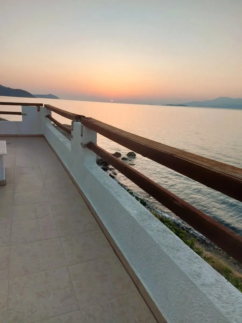 1 - venta casa frente al mar kórinthos peloponeso grecia