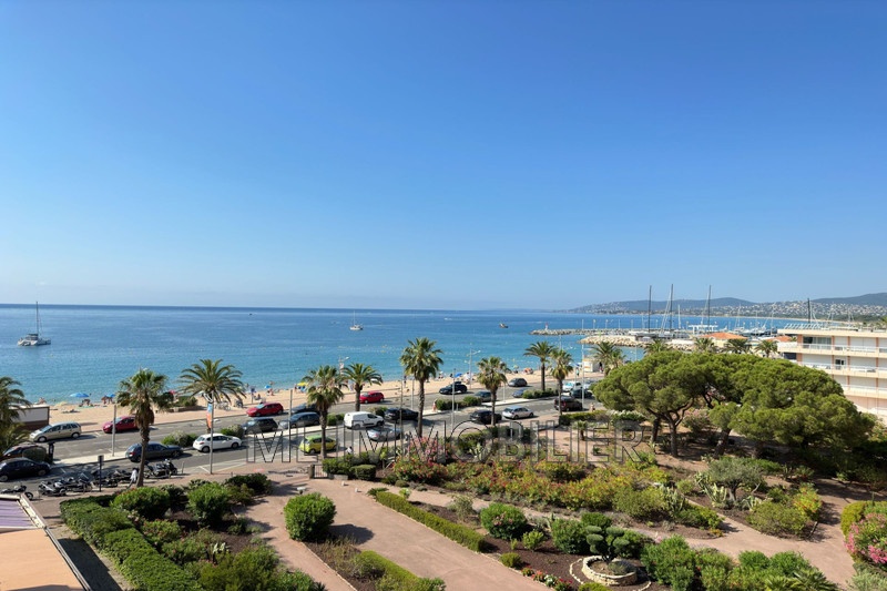 Apartamento vista al mar con terraza