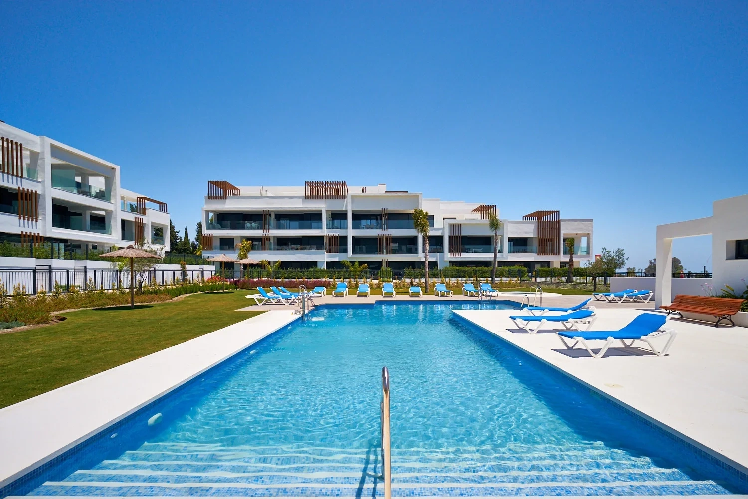 1 - verkoop appartement strand to voet estepona - costa del sol andalusië spanje