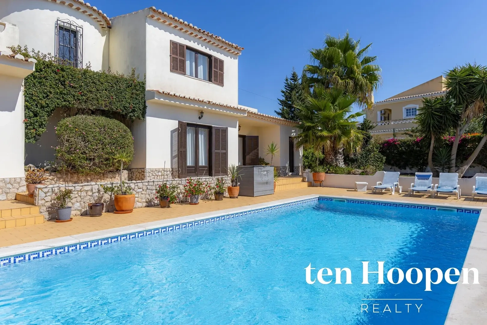 2 - house for sale in praia da luz algarve portugal
