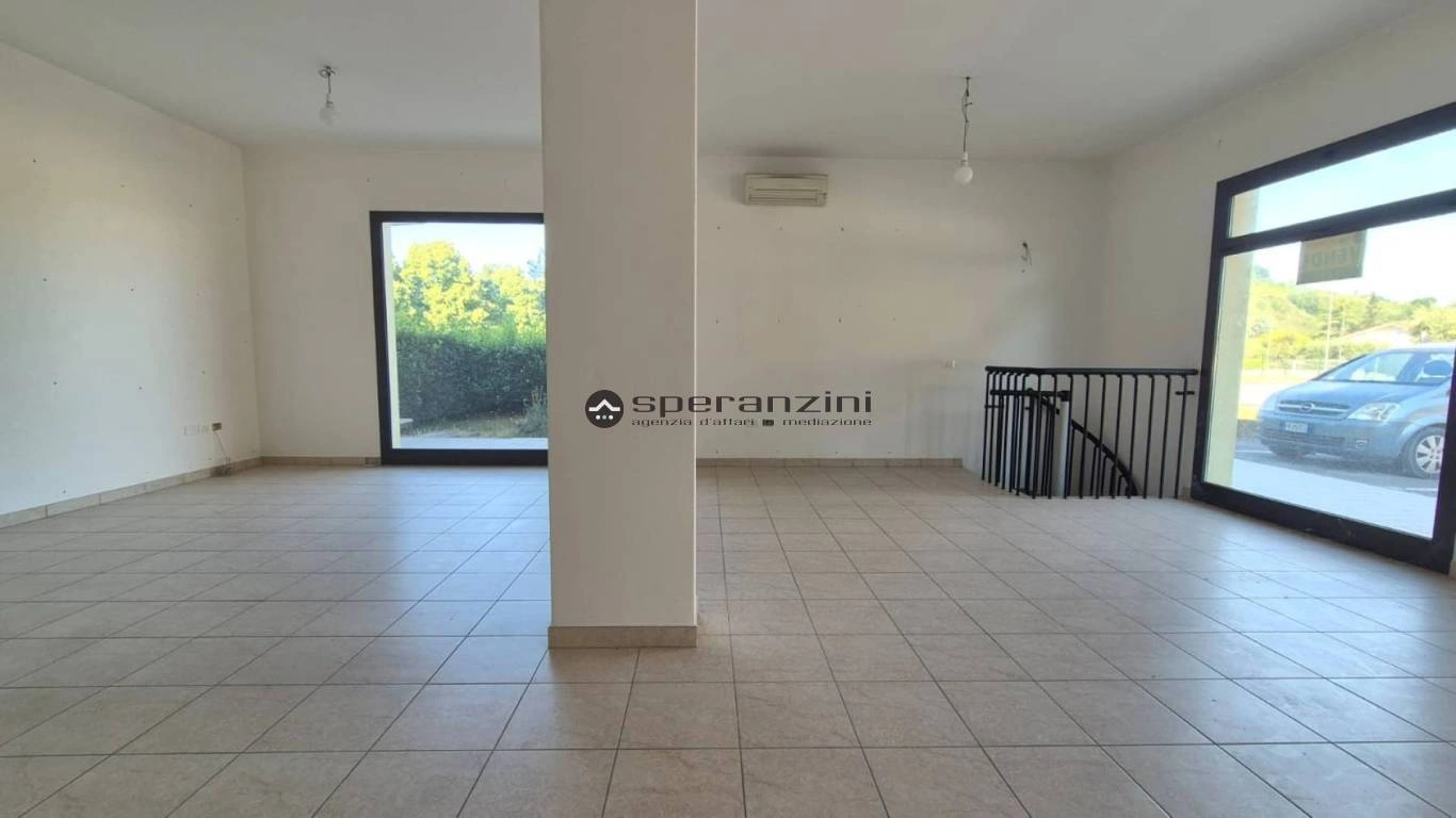 1 - продажа коммерция montefelcino марке италия