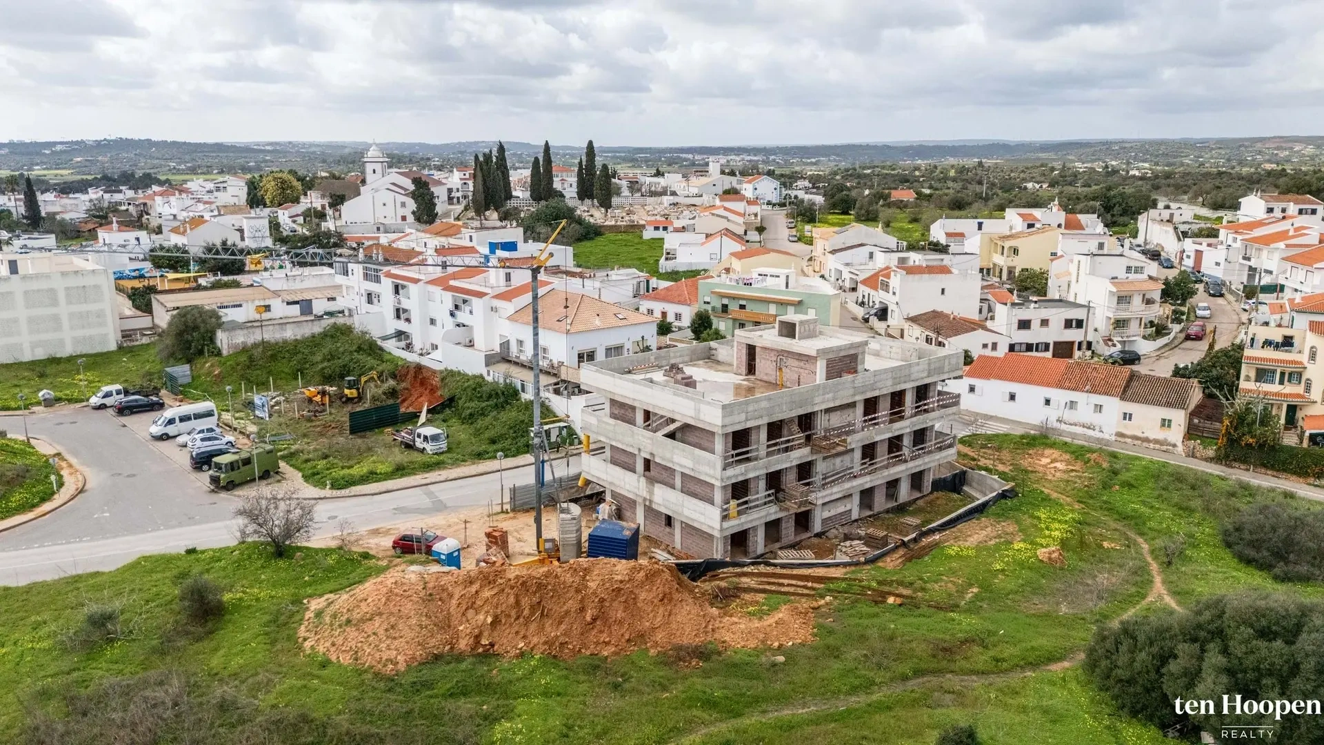2 - apartment for sale in mexilhoeira grande algarve portugal