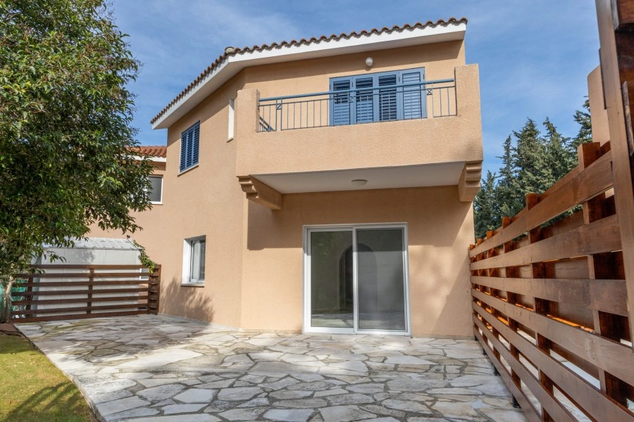 2 - venta casa a pie de playa paphos pafos chipre