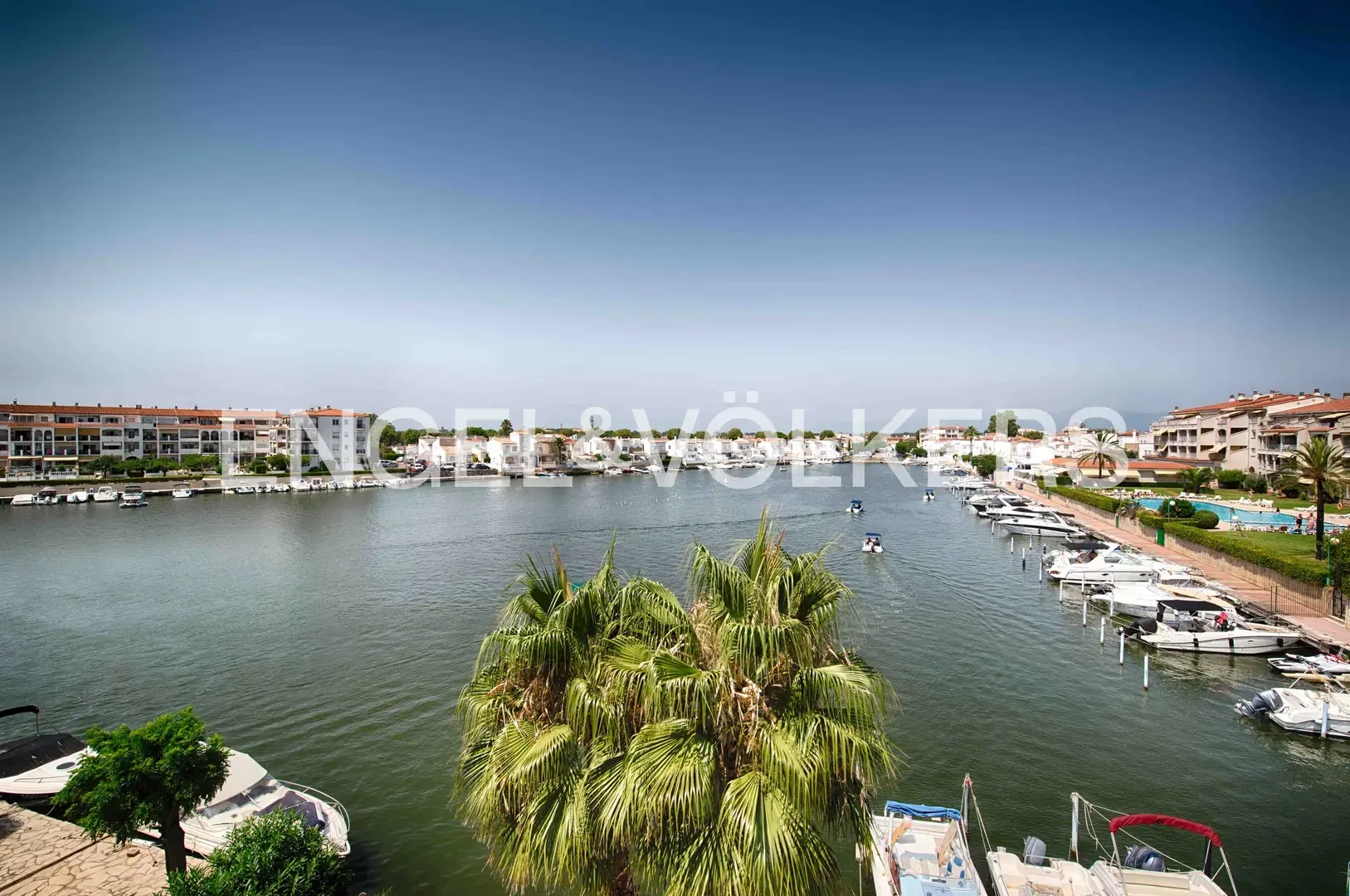 2 - apartment for sale in empuriabrava catalonia spain