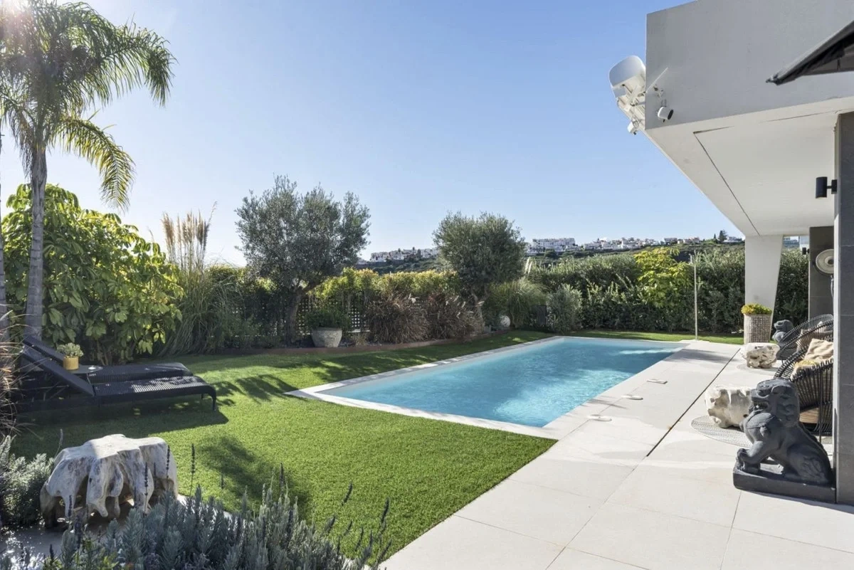 2 - sea view house for sale in la duquesa andalusia spain