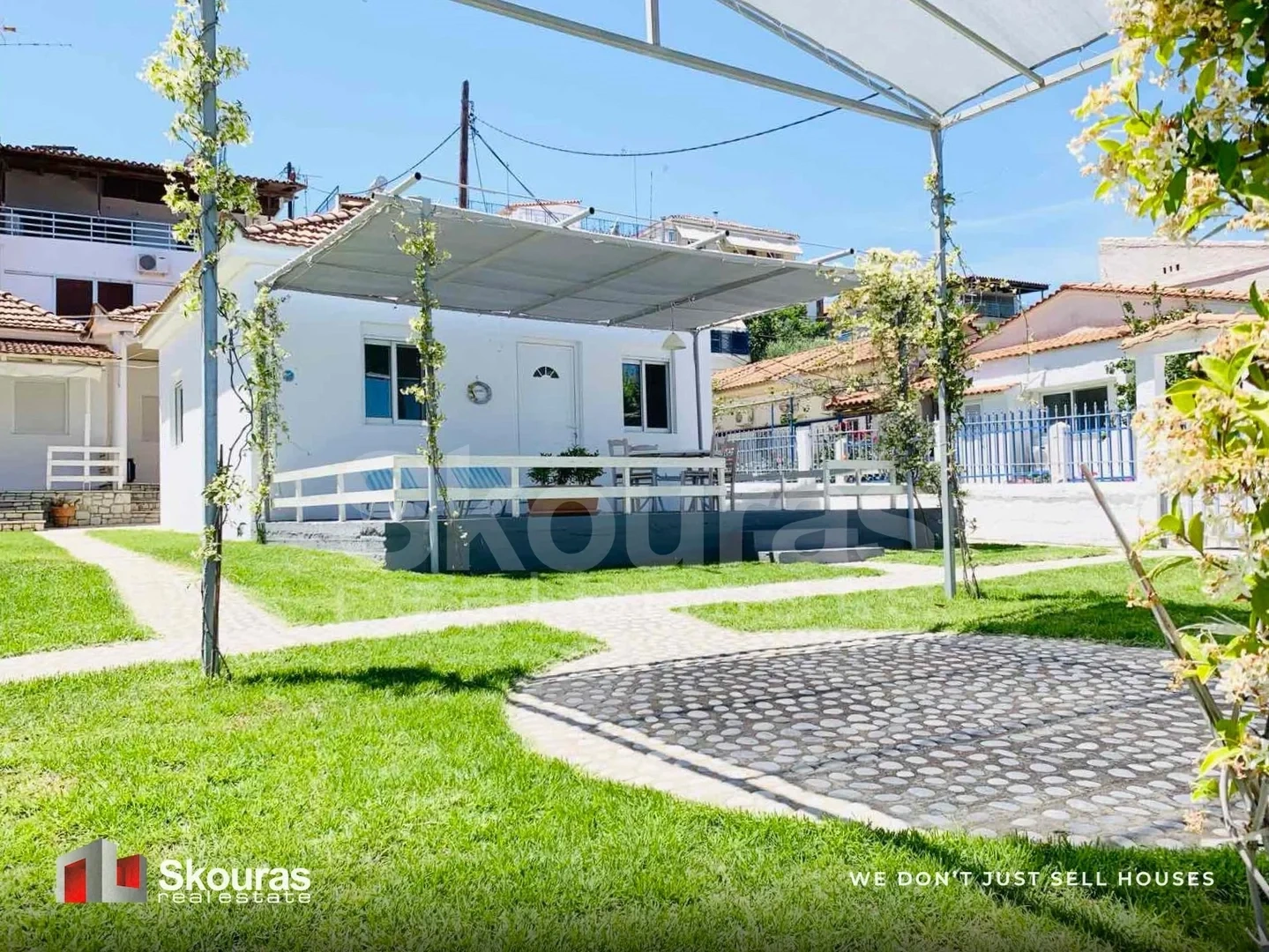 2 - vente maison pieds dans l'eau petalídhion péloponnèse grèce
