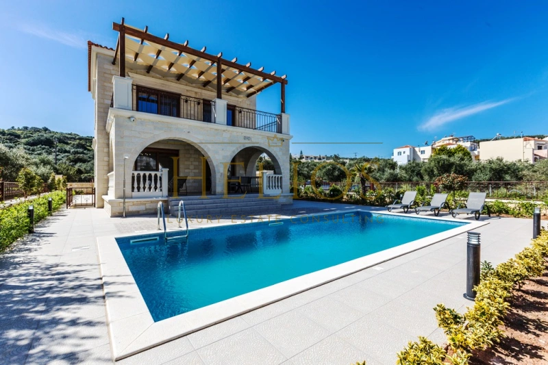 2 - vente maison plage à pied almyrída crète grèce
