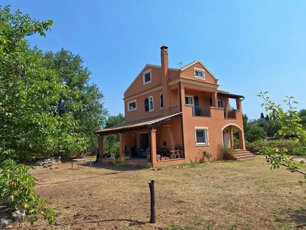 2 - vente maison achílleion îles ioniennes grèce