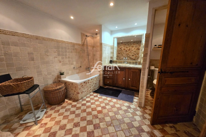 2 - venda casa aups var frança