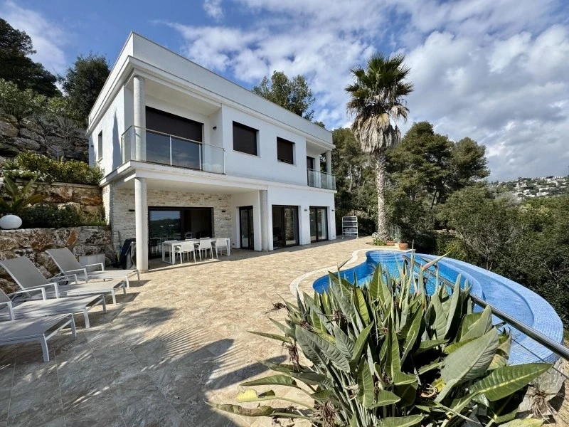 2 - verkoop huis uitzicht op zee tossa de mar catalonia spanje