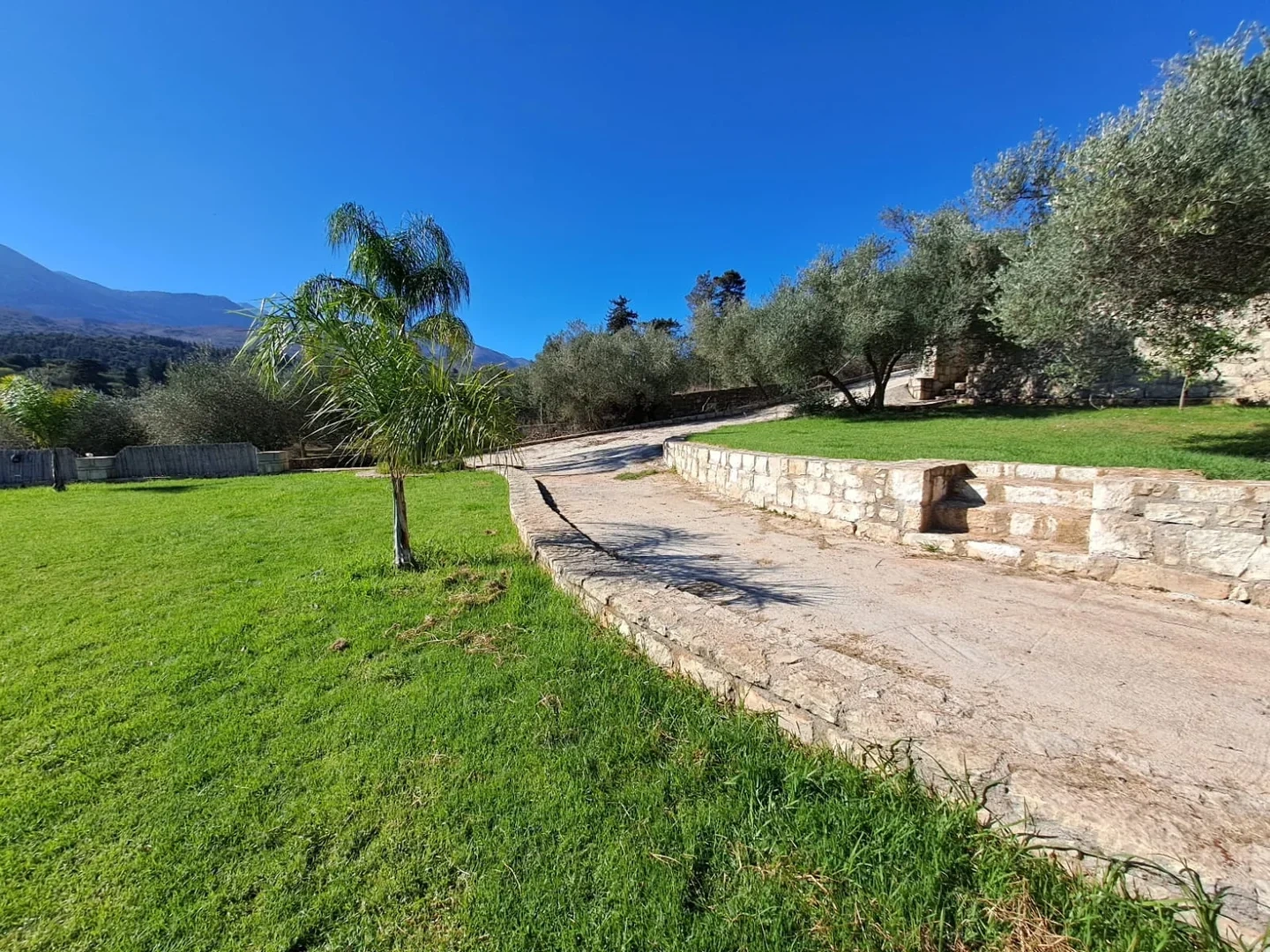 2 - house for sale in vafés crete greece