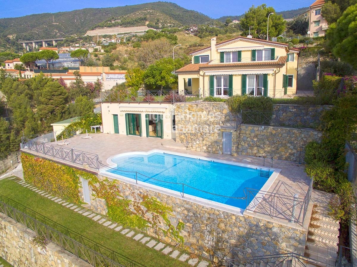 2 - venda casa vista de mar ospedaletti liguria itália