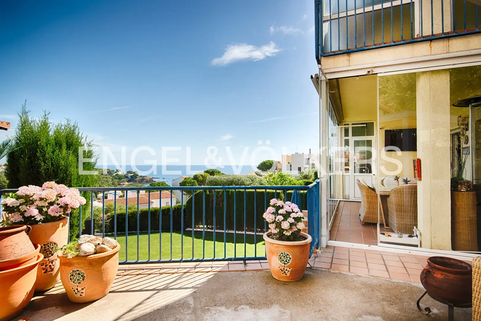 2 - venta apartamento vista al mar llança cataluña españa