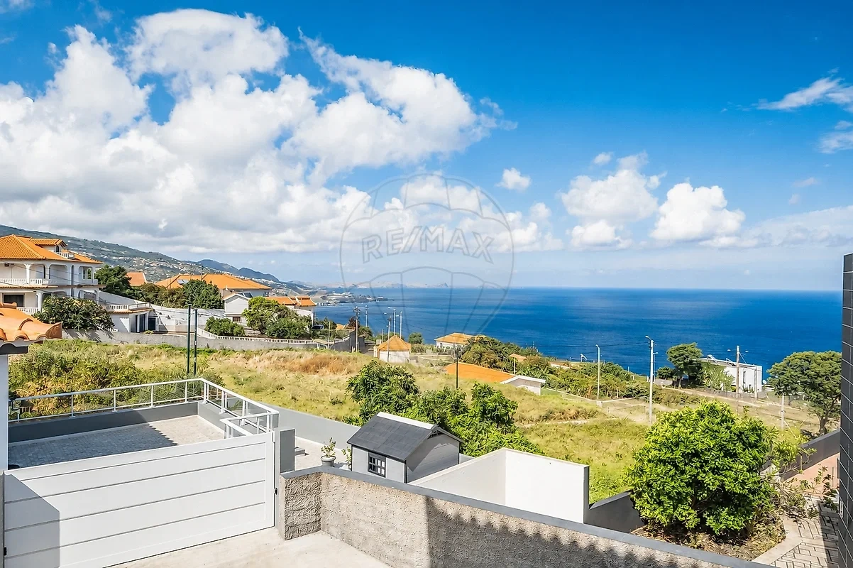 2 - venta casa vista al mar santa cruz madeira portugal