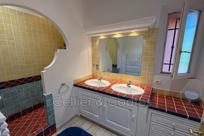 2 - sea view house for sale in le lavandou var france